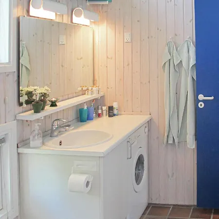2 Bedroom Pet Friendly In Grenaa Stokkebro